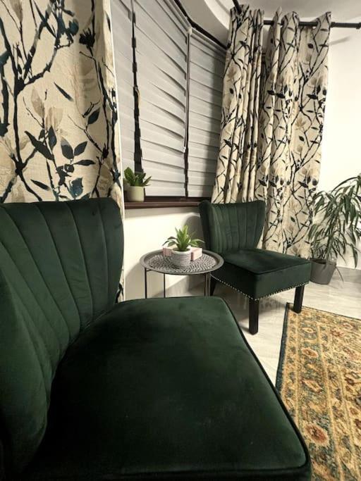 Charming And Cosy London Home, Garden, Parking & Family Fun Mitcham Ngoại thất bức ảnh