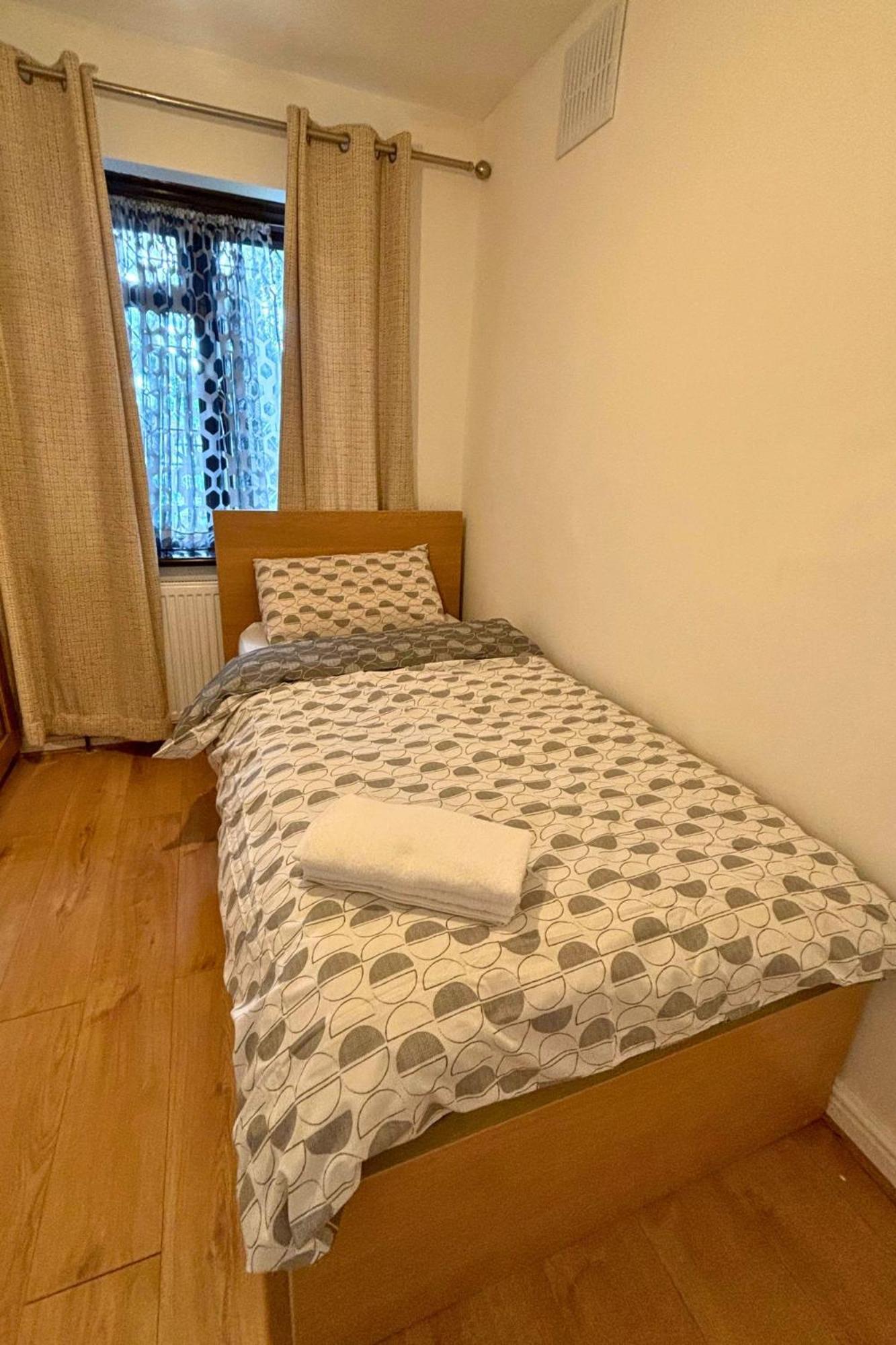 Charming And Cosy London Home, Garden, Parking & Family Fun Mitcham Ngoại thất bức ảnh